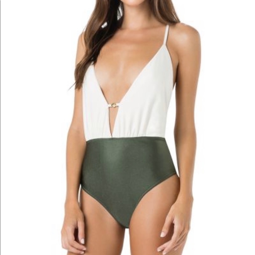 Salinas sexy one piece! Hotttt